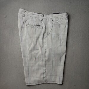 Travis Mathew Shorts Men 38 Gray Blue Plaid 11" Classic Flat Front Casual Summer